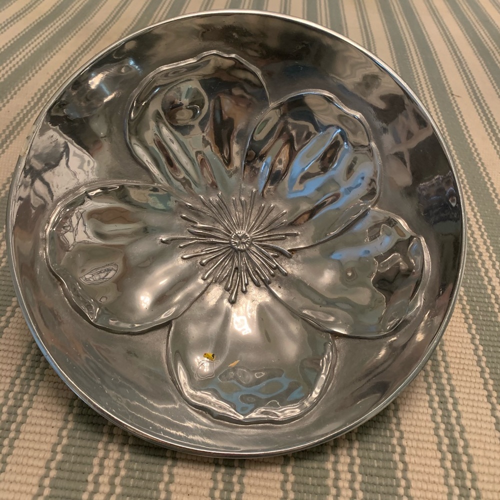 Mariposa Dogwood serving bowl